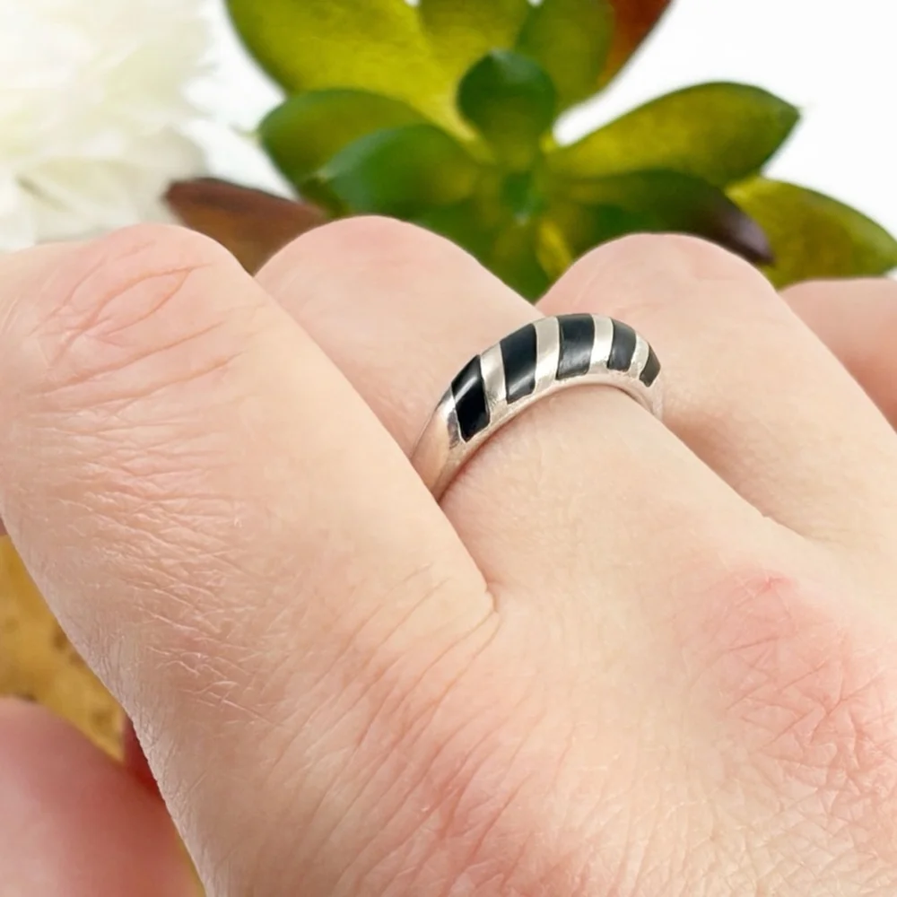 Sterling Silver 925 Vintage Ring Size 8 3/4 9 Black Onyx Inlay Southwest Estate